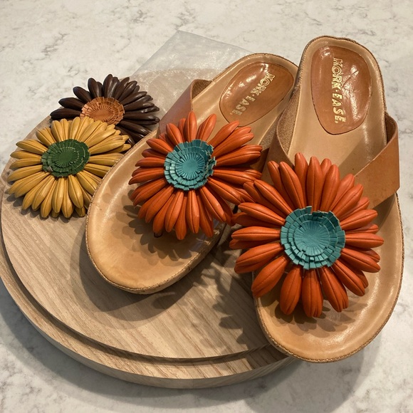 Barely worn like new Korkease Sandals with three floral accessories sz 8 - Picture 2 of 4